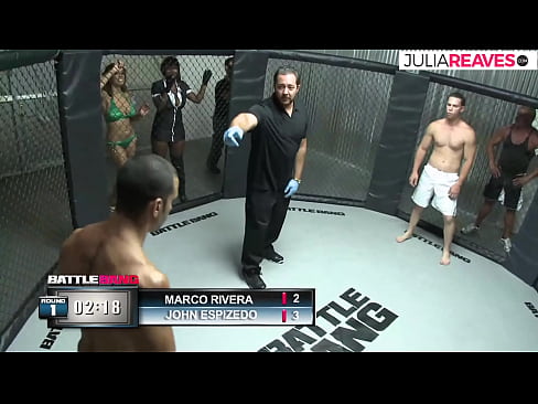 ❤️ Ultimate Fighter-ek zenbakizko neska bat izorratzen du ringean borroka baten ondoren ☑ Sexua gugan ❌️