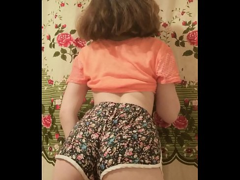 ❤️ Neska gazte sexy galtzak kentzen kameraren aurrean ☑ Sexua gugan ❌️