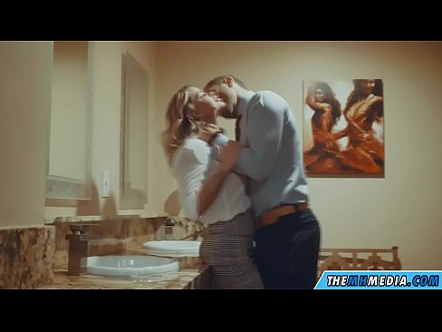 ❤️ Ilehoria busti batek komun publiko batean seduzitzen zaituenean ☑ Sexua gugan ❌️